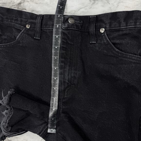 Wrangler Cowboy Cutoffs Black Wash Silver Edition Size 32 Cotton Waist 30 Womens - Picture 5 of 7
